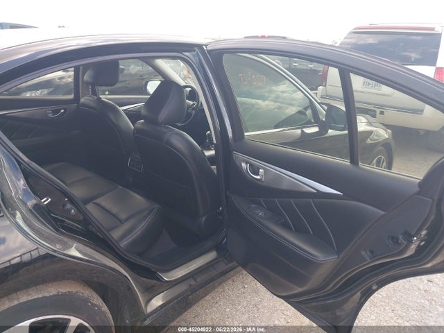 INFINITI Q50 Premium