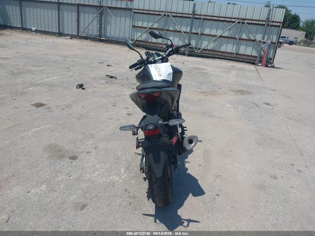 Yamaha Mt-03