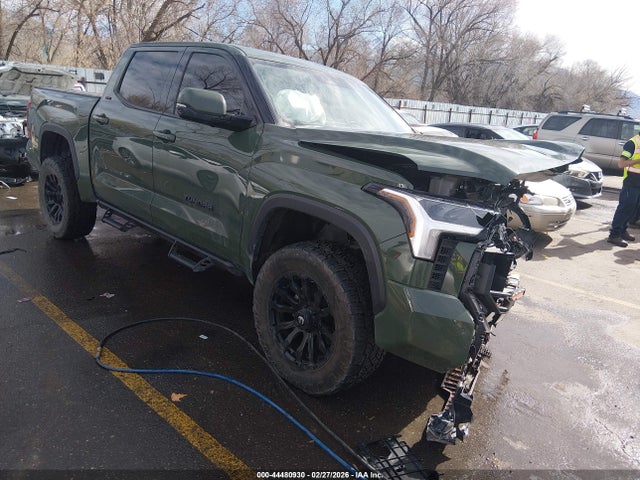 Salvage Toyota Tundra Image