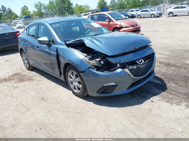Salvage Mazda Mazda3 Image