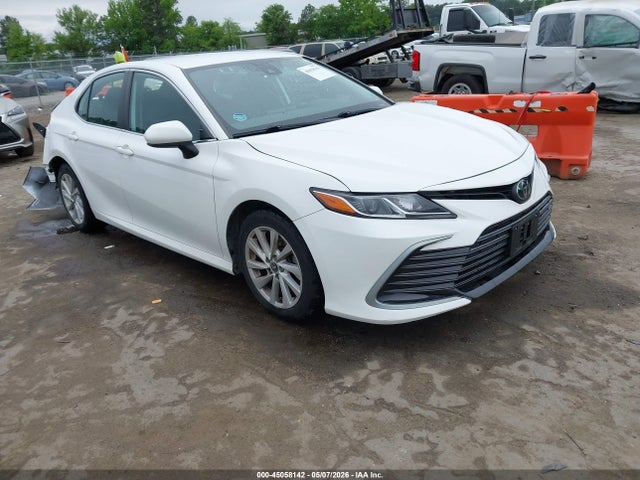 Salvage Toyota Camry Image