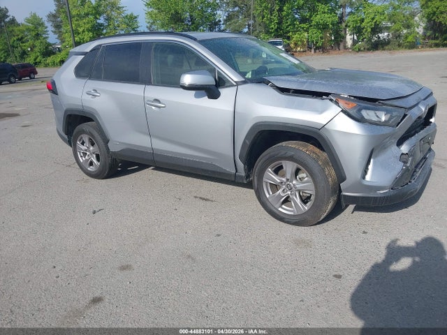 Salvage Toyota RAV4 Image