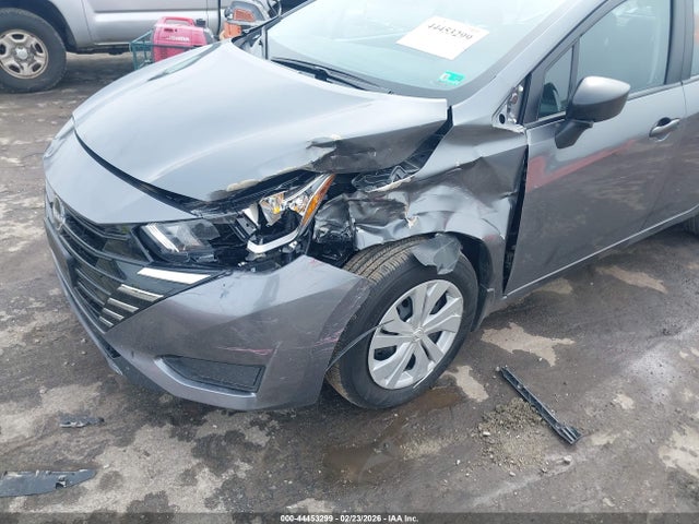 Nissan Versa 1.6 S