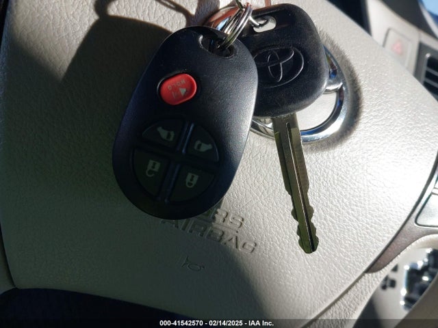 Toyota Sienna Le