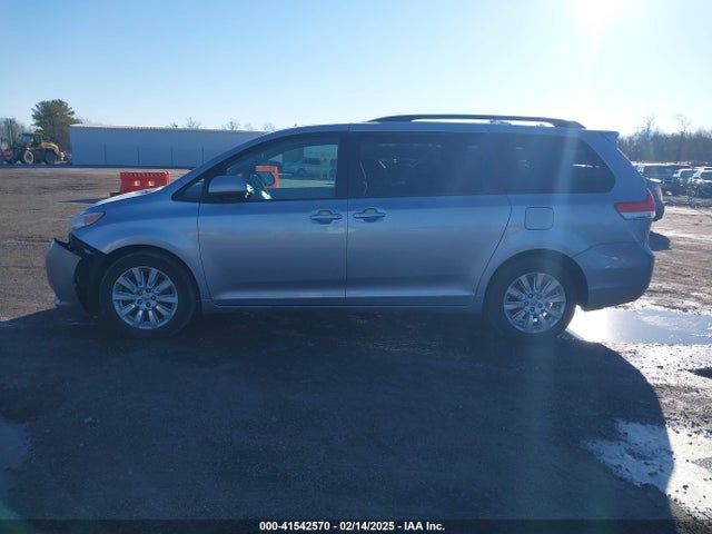 Toyota Sienna Le