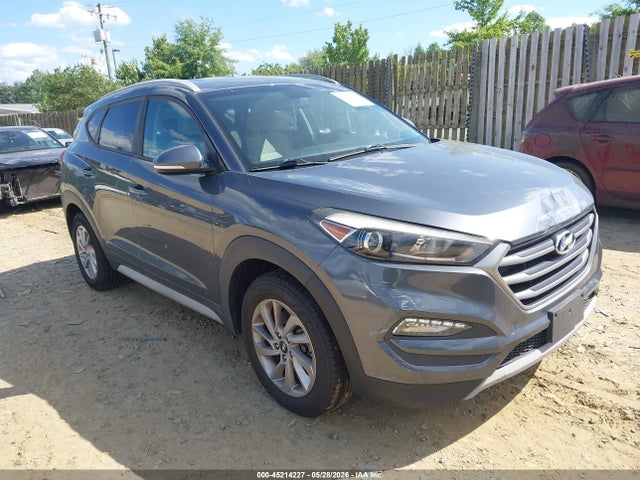 Salvage Hyundai TUCSON Image
