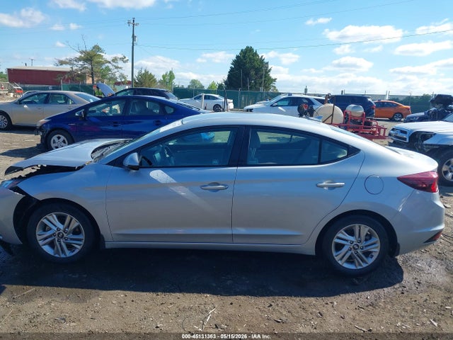 Hyundai ELANTRA Sel