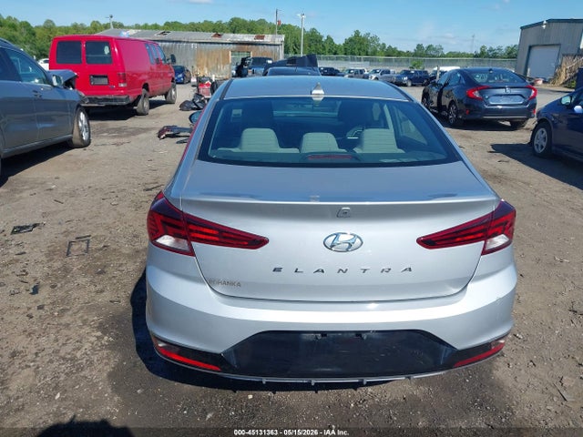 Hyundai ELANTRA Sel