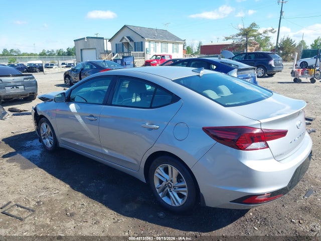 Hyundai ELANTRA Sel