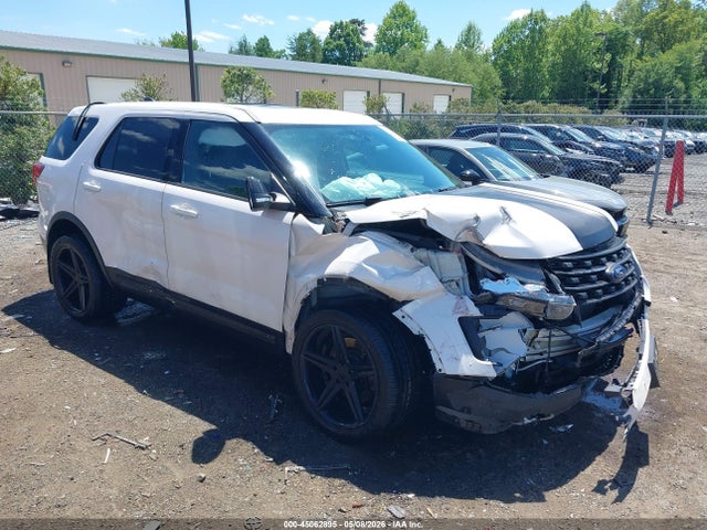 Salvage Ford Explorer Image