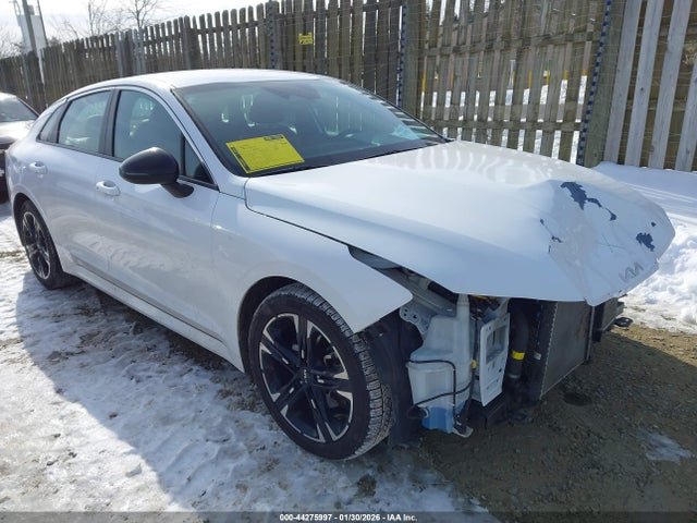 Salvage Kia K5 Image