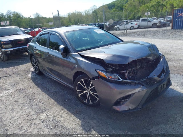 Salvage Toyota Camry Image