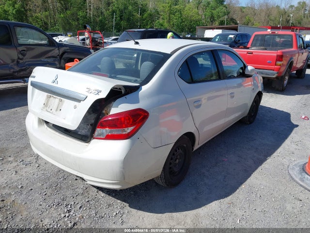 Mitsubishi Mirage Es