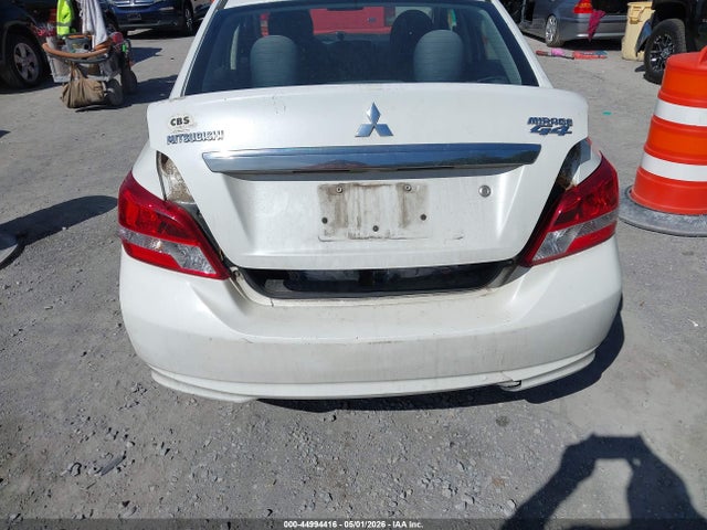Mitsubishi Mirage Es