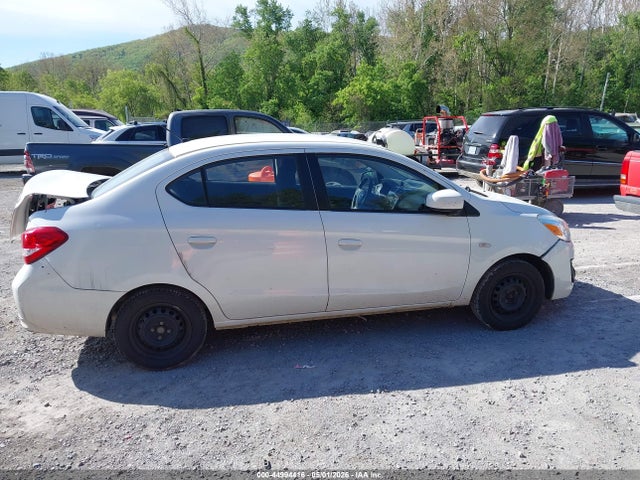 Mitsubishi Mirage Es