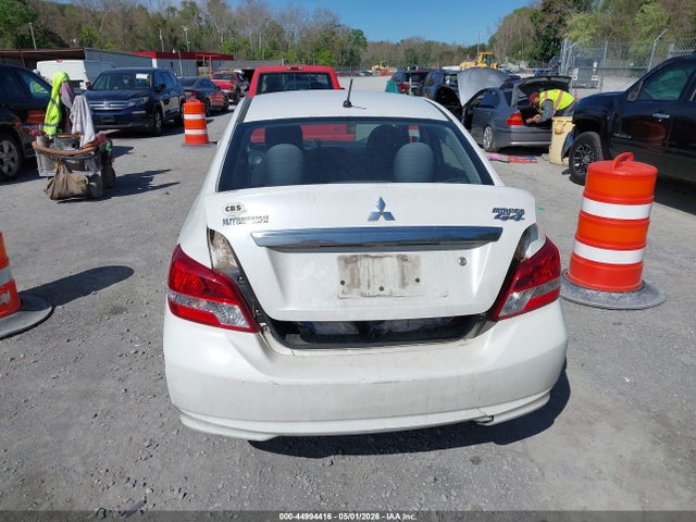 Mitsubishi Mirage Es