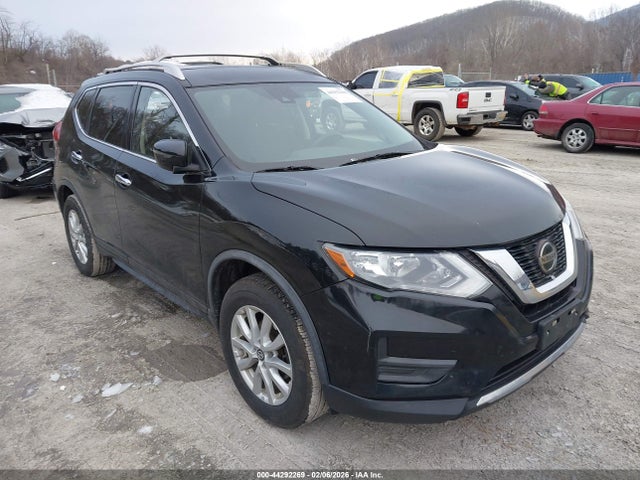 Salvage Nissan Rogue Image