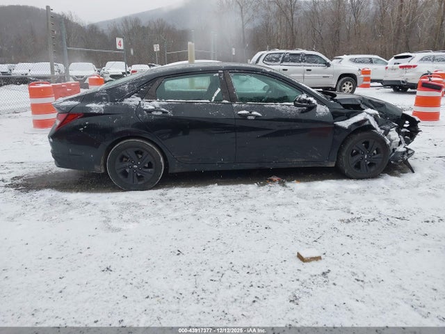 Hyundai ELANTRA Sel