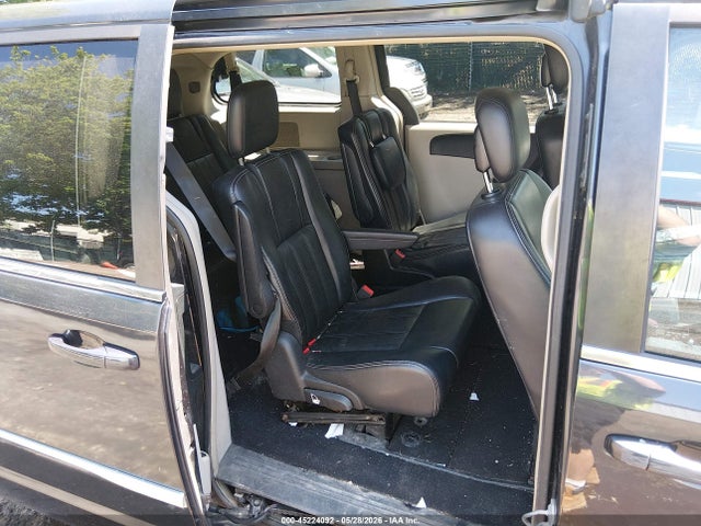 Chrysler Town & Country Touring