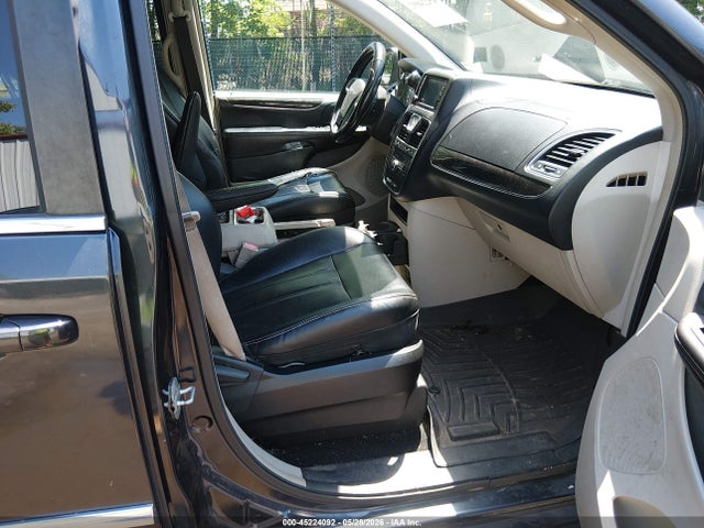 Chrysler Town & Country Touring