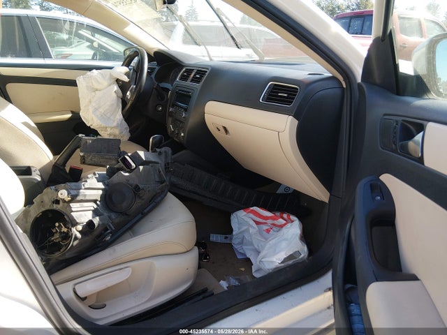 Volkswagen Jetta 2.5l Se