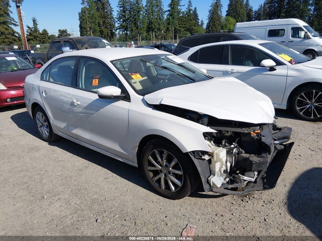 Salvage Volkswagen Jetta Image