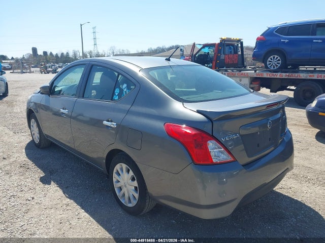 Nissan Versa