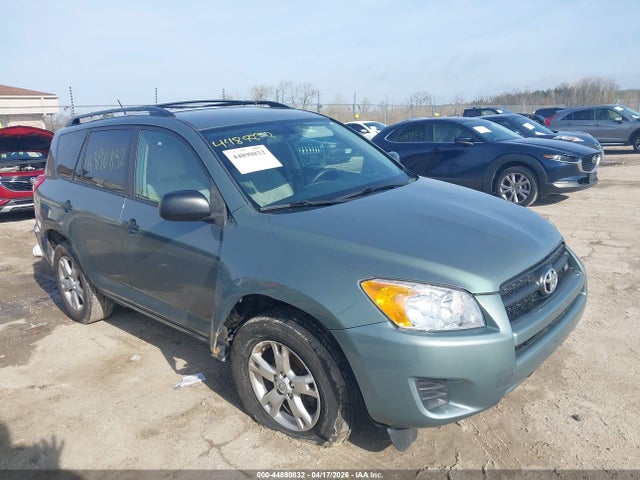 Salvage Toyota RAV4 Image