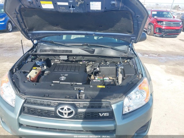 Toyota RAV4 Base V6
