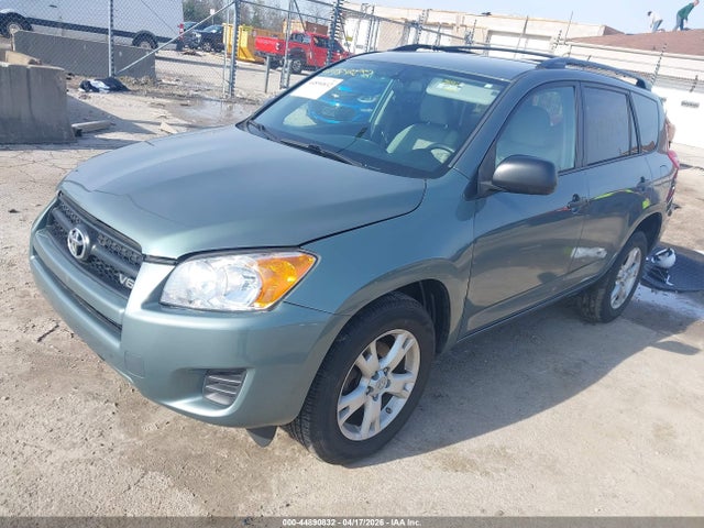 Toyota RAV4 Base V6