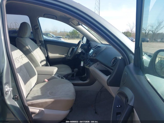 Toyota RAV4 Base V6