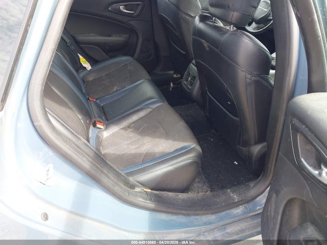 Chrysler 200 S