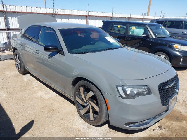 Salvage Chrysler 300 Image