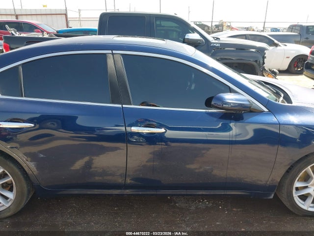 Nissan Maxima