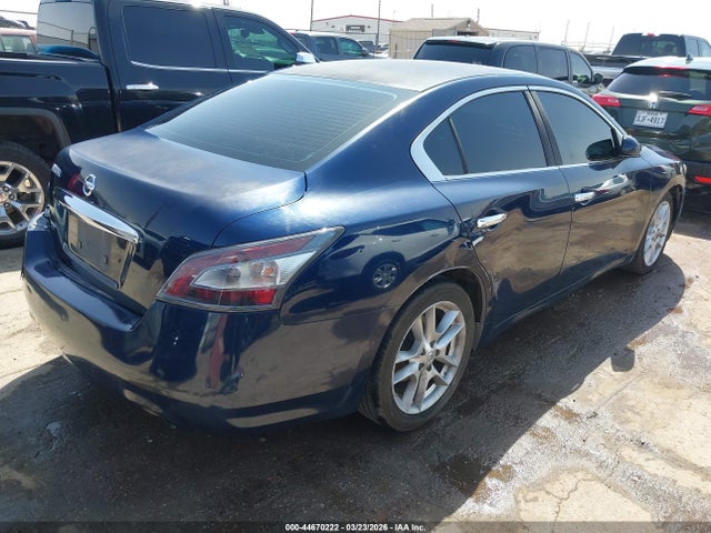 Nissan Maxima