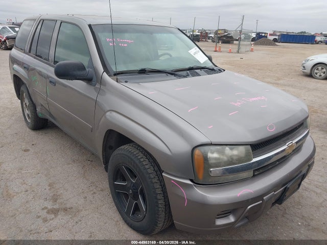 Salvage Chevrolet Trailblazer Image
