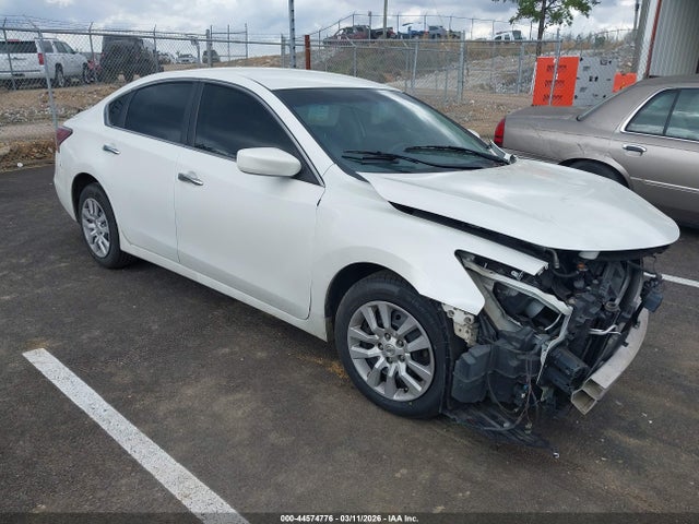 Salvage Nissan Altima Image