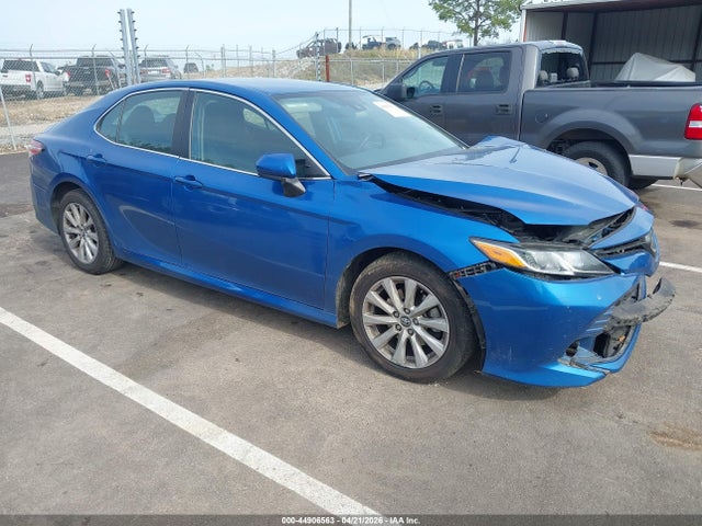 Salvage Toyota Camry Image