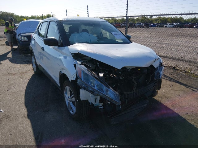Salvage Nissan Kicks Play Image