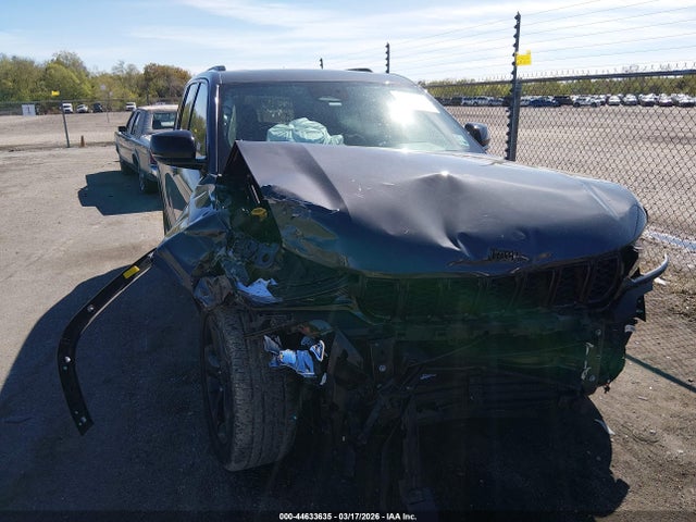Salvage Jeep Grand Cherokee Image