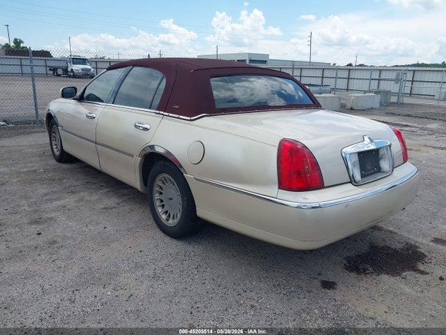 Lincoln Towncar Cartier