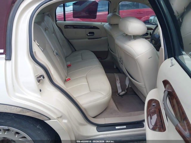 Lincoln Towncar Cartier