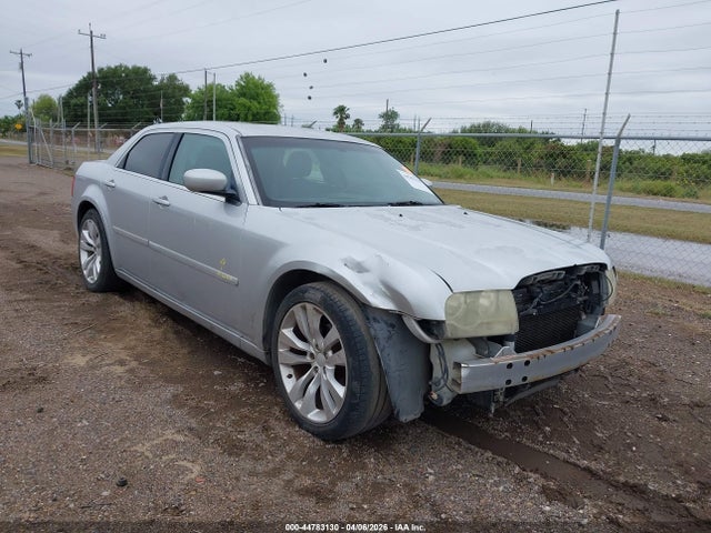 Salvage Chrysler 300 Image