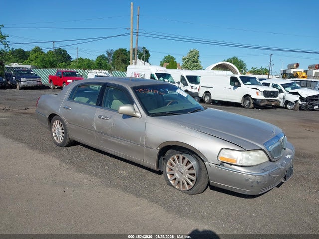 Lincoln Towncar Signature