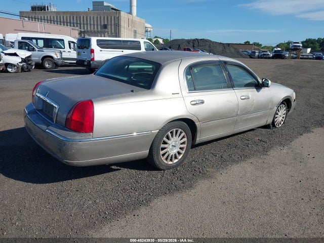 Lincoln Towncar Signature