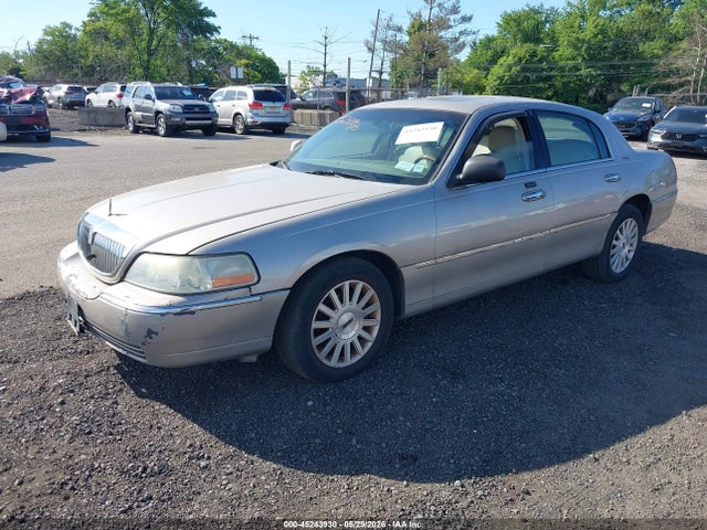 Lincoln Towncar Signature