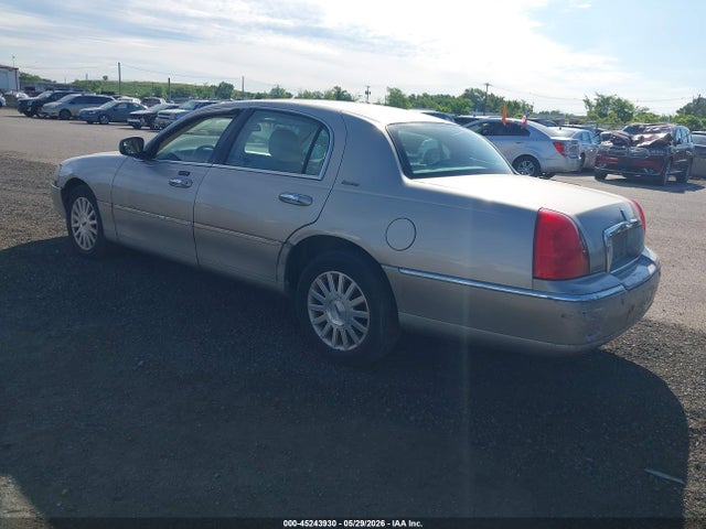 Lincoln Towncar Signature