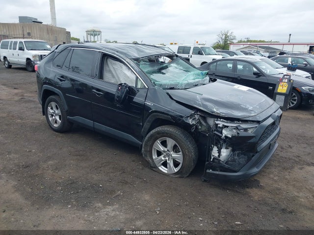 Salvage Toyota RAV4 Image