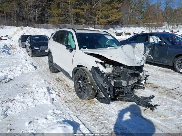 Salvage Honda CR-V Hybrid Image