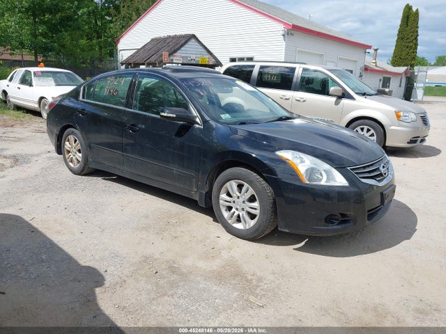 Salvage Nissan Altima Image